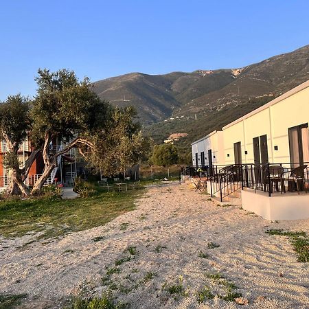 Vila Ari Borsh Bagian luar foto