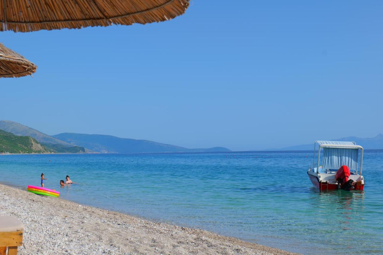 Vila Ari Borsh Bagian luar foto